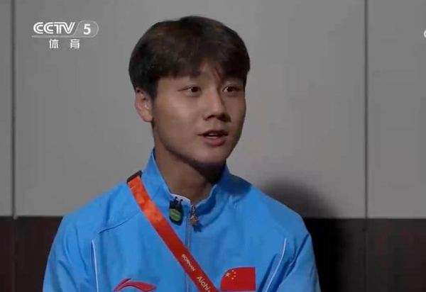 毛伟杰：边后卫和8号我都喜欢，下一步想冲出亚洲试试